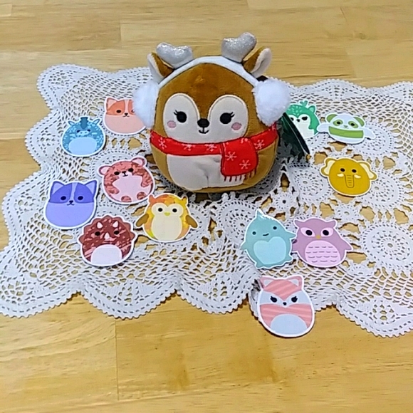 Squishmallows Mini Plush Darla Deer with Earmuffs Holidays Collection - Picture 1 of 7